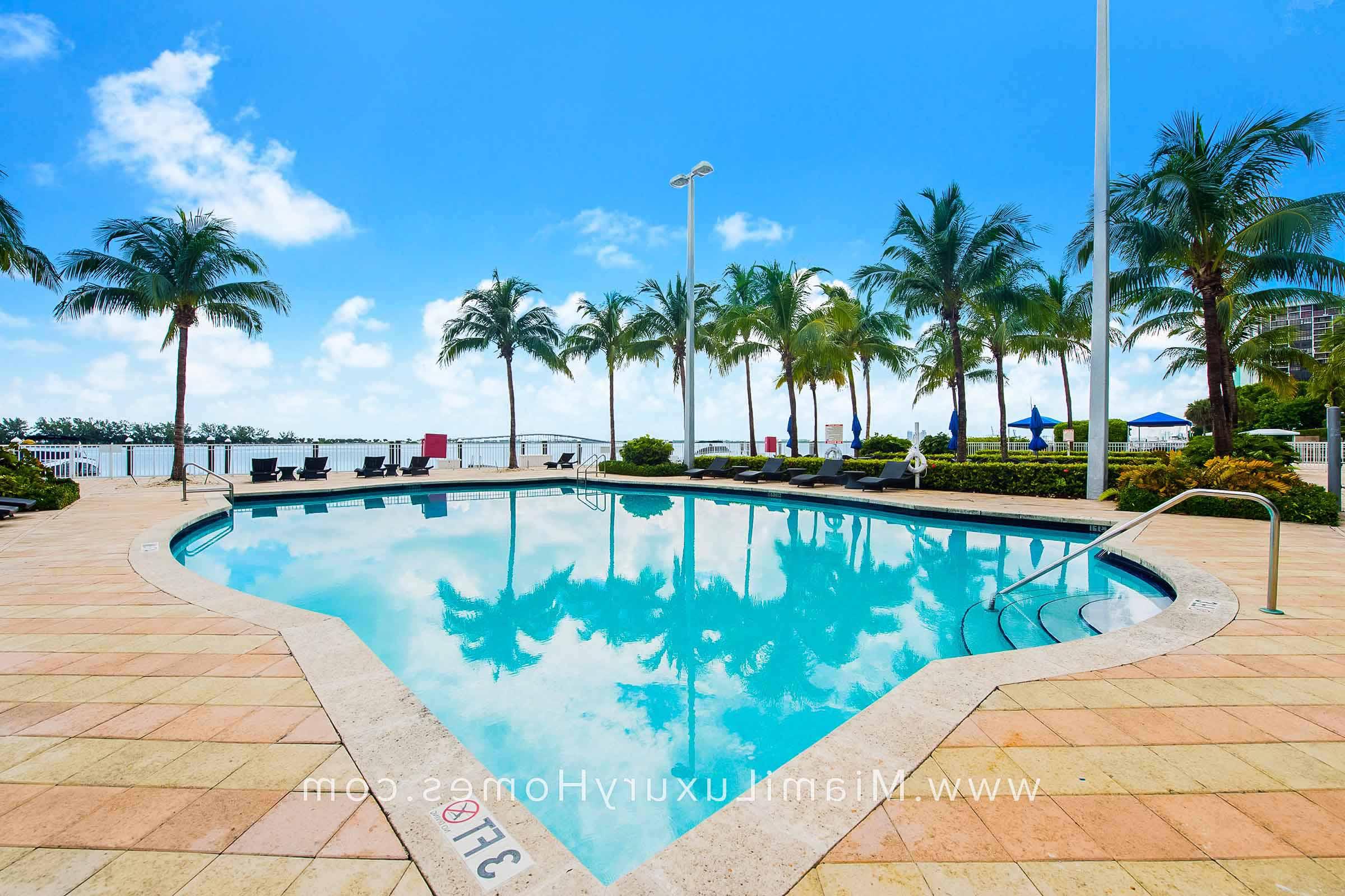 Skyline on Brickell Pool