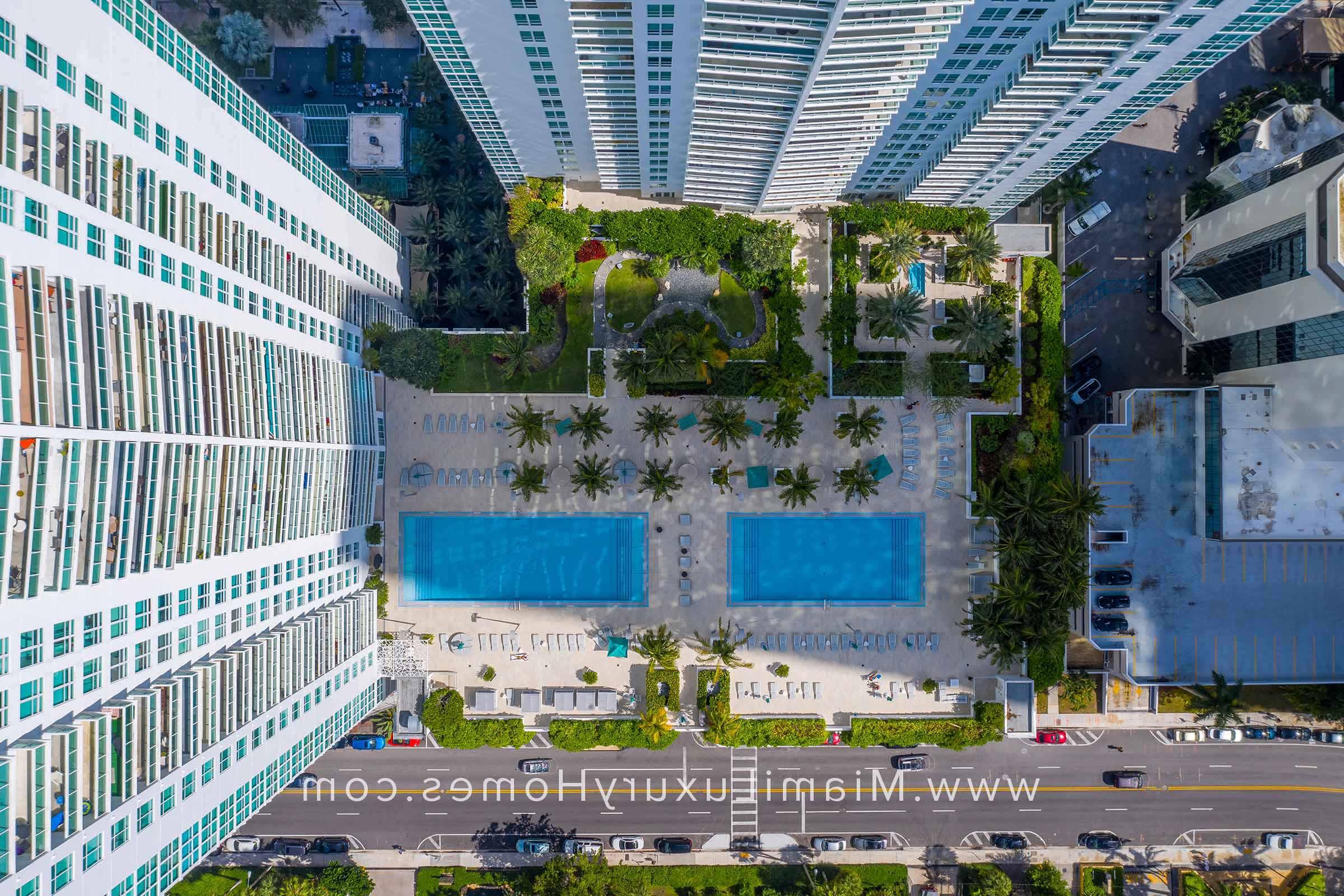 The Plaza on Brickell Pool